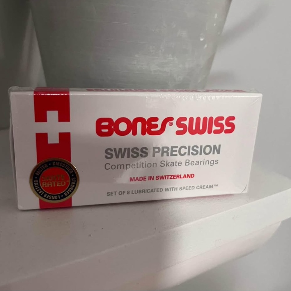 Brand new skateboard Bones Swiss bearings